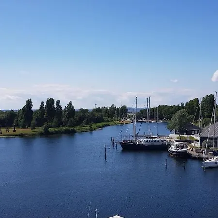 Houseboat, Maritime 'Glamping' + 2 Sup Boards * 埃贝尔托夫特