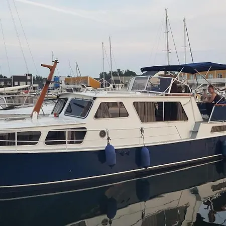 Houseboat, Maritime 'Glamping' + 2 Sup Boards 船屋 埃贝尔托夫特
