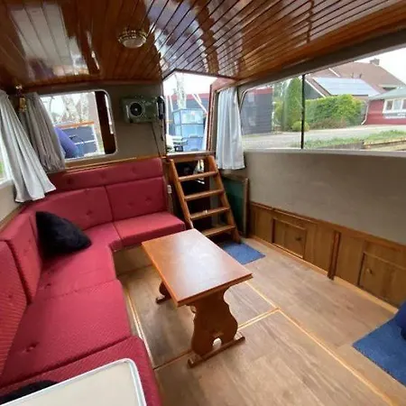 Houseboat, Maritime 'Glamping' + 2 Sup Boards 船屋 埃贝尔托夫特